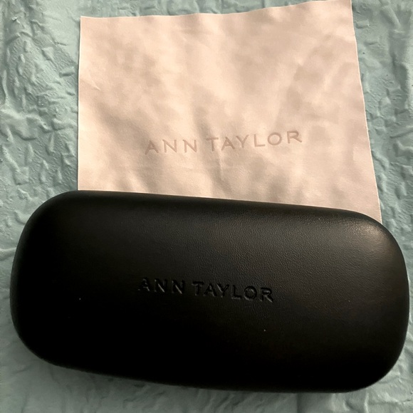 Black Ann Taylor eyeglass case - Picture 4 of 5
